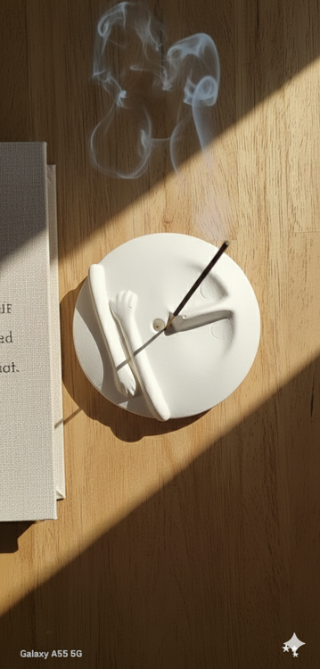 جاعودی سفید سنگ مصنوعی با دود روشن عود